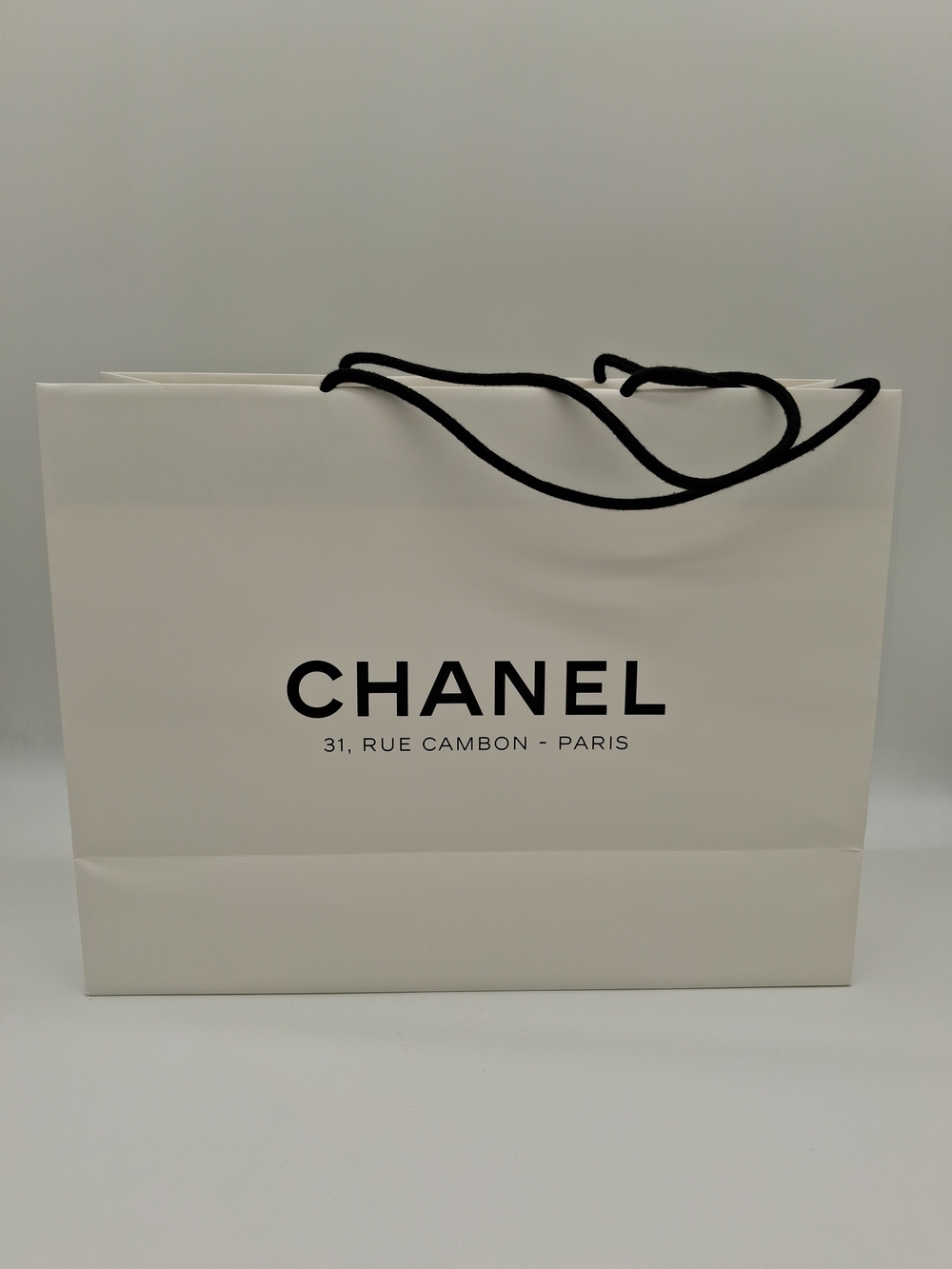 CHANEL 31 Rue Cambon Paris White Large Shopping Gift Bag Black Rope Handles